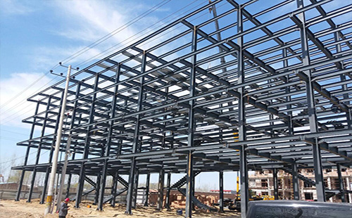 西固西固钢结构厂房屋面选材指南：确保性能与经济性的完美结合