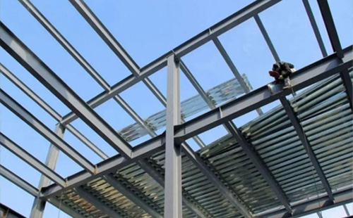 西固西固钢结构加工中的切割与钻孔精度控制要点